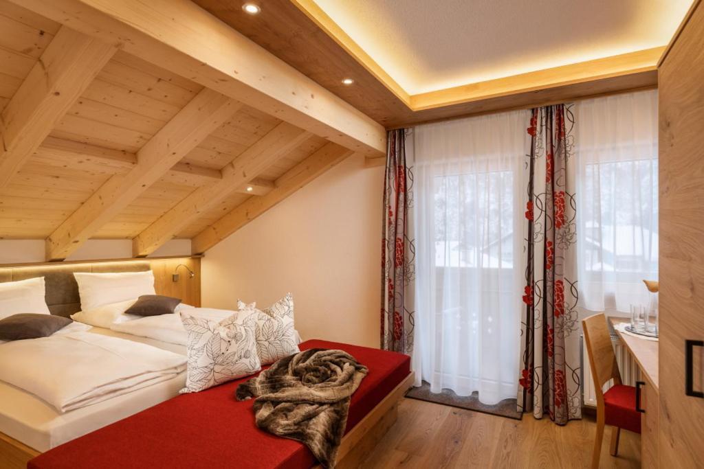 Dorfstube Hotel Holzgau Ngoại thất bức ảnh